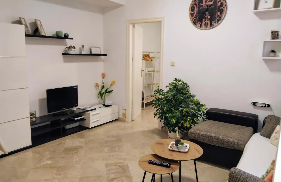 Apartamentos Serrallo-1
